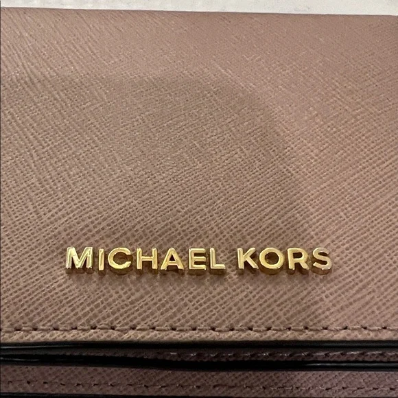 Michael Kors Blush Card Holder - Picture 2 of 15